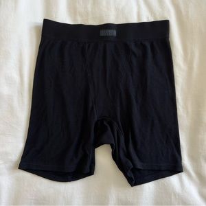 SKIMS SOFT LOUNGE BOXER - BLACK - SIZE SMALL
